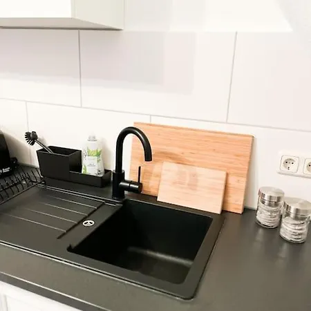 Modernes Apartment Mit Balkon Free Parking Netflix Celle Extérieur photo