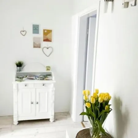 Modernes Apartment Mit Balkon Free Parking Netflix Celle Extérieur photo