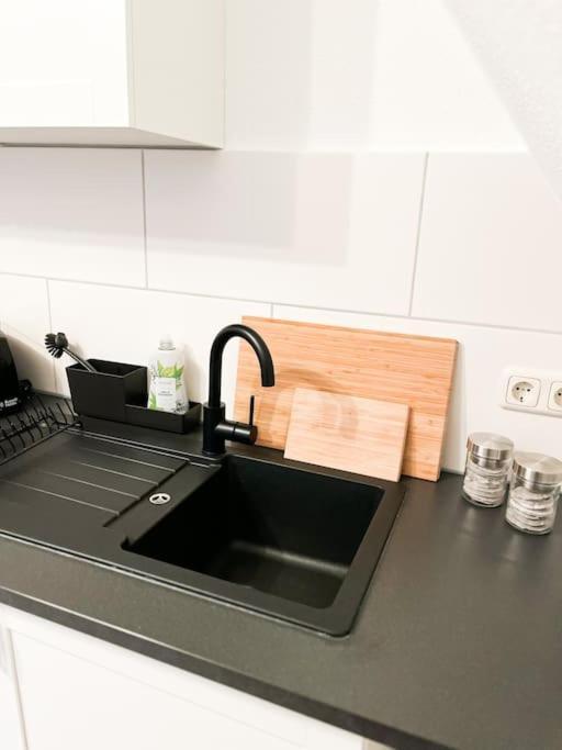 Modernes Mit Balkon Free Parking Netflix Apartment